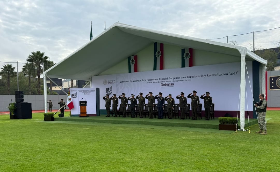 Además, en los diversos mandos territoriales se realizaron ceremonias de ascenso para reconocer el esfuerzo y dedicación del personal militar. Foto: Especial
