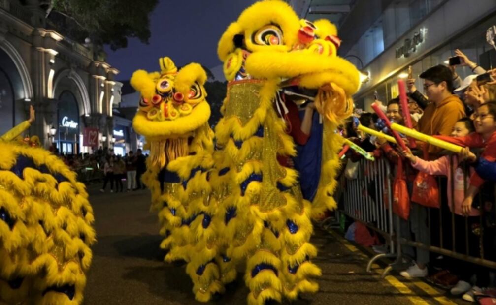 Millones de chinos celebran la llegada del Año del Cerdo