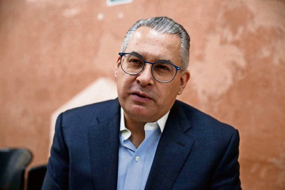 Sobre el beneficio del subsidio de 100% de la tenencia, Roberto Carlos Fernández dijo que se le da a más de un millón de automóviles. Foto: Especial