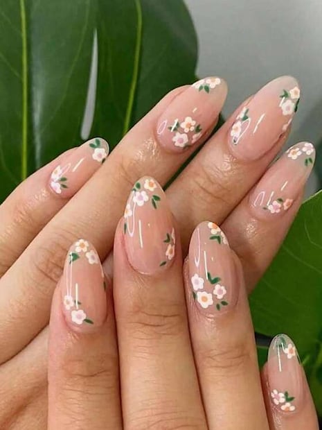 Uñas floreadas. Foto: Shein
