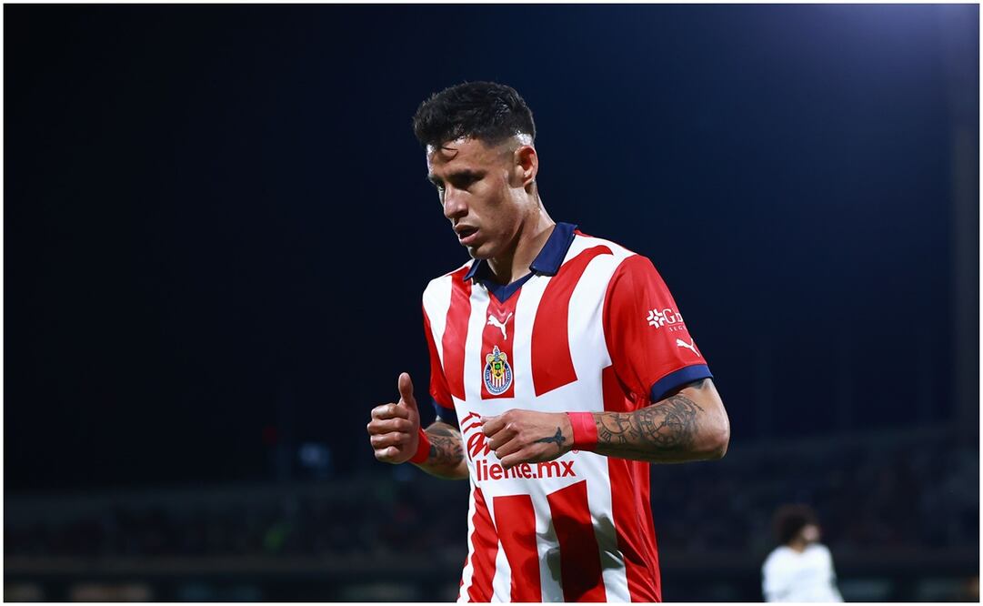 Chicote Calderón dejaría de ser jugador de Chivas - Imago7
