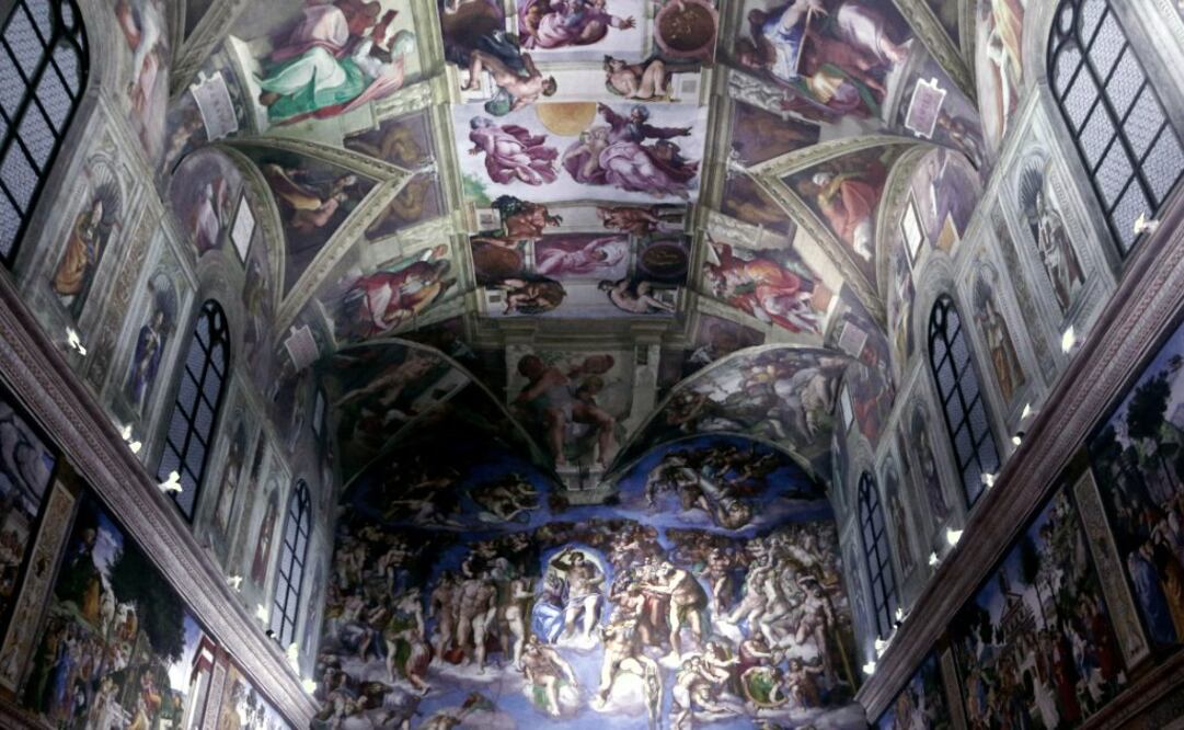 El recinto en tamaño real exhibe en su interior la reproducción exacta de los frescos realizados por Miguel Ángel FOTO:EFE