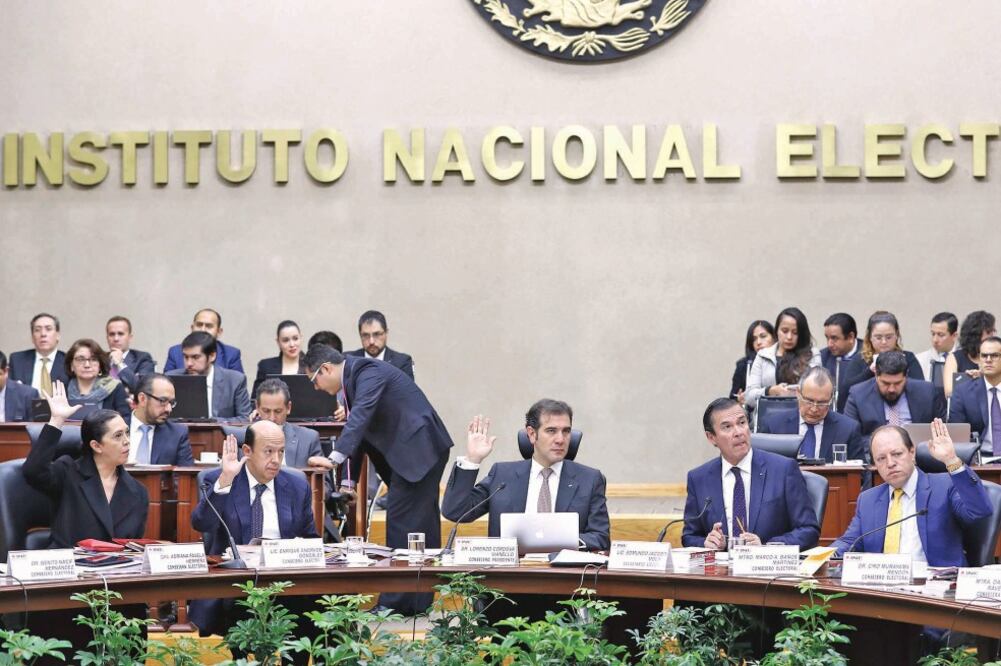 Reducciones forzosas. La fracción de Morena pretende someter a sus políticas de austeridad a INE, Inai, INEE, CNDH y Banxico, entre otros, dijo la senadora de ese partido Mónica Fernández. Foto: ARCHIVO EL UNIVERSAL