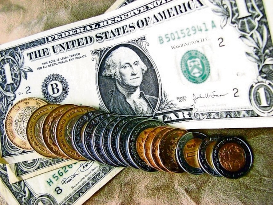 SUPERPESO LIDERA GANANCIAS; MONEDA SE APRECIA 0.7%