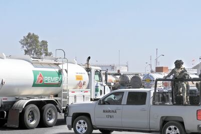 AMLO anuncia apoyos por 107 mil mdp para la petrolera