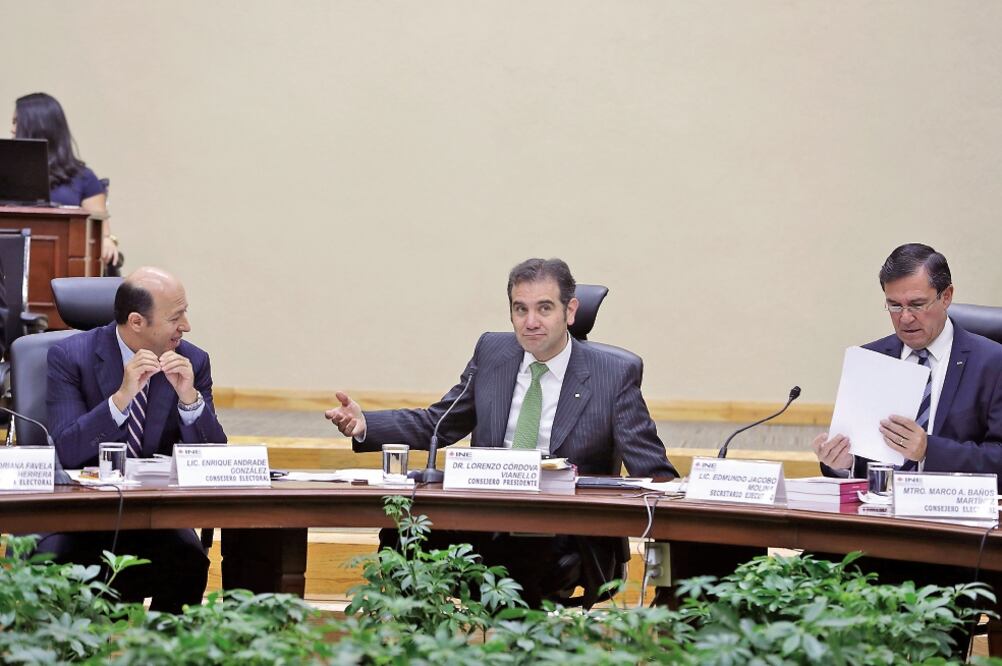 Ante el pleno del INE, ayer se presentó el Informe Sobre el Registro de Operaciones de Ingresos y Gastos de los Candidatos 2017-2018. (LUIS CORTÉS. EL UNIVERSAL)