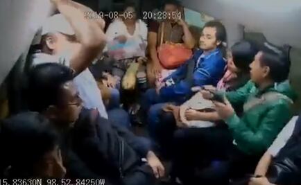 Con balazo, golpes e insultos asaltan a pasajeros de combi en Chalco