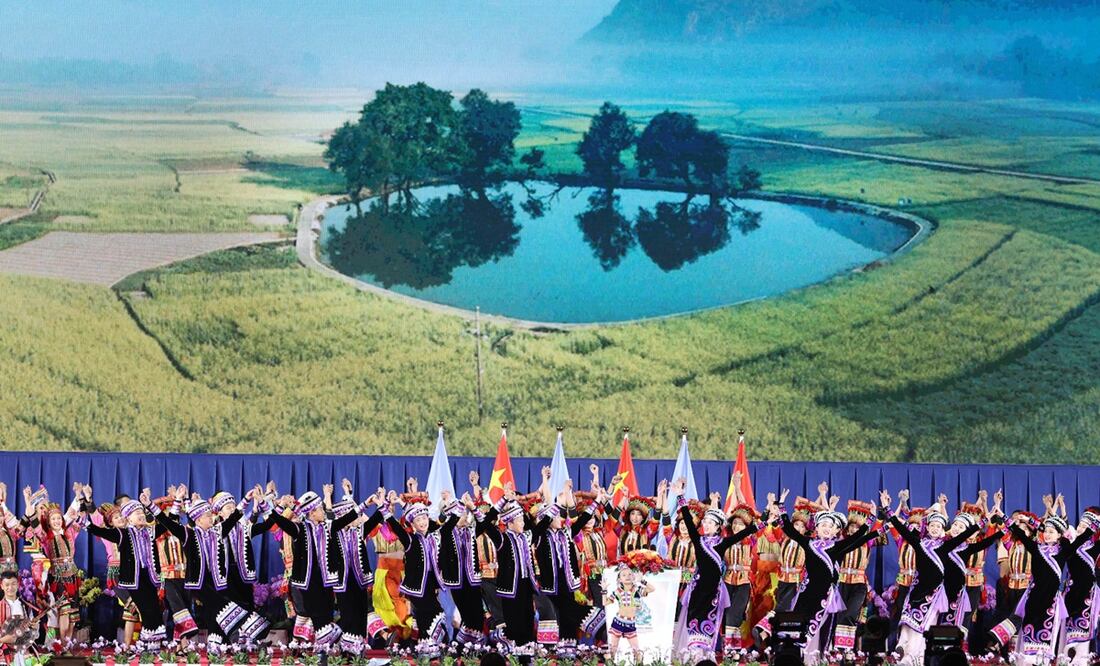 Artistas folclóricos realizan una presentación durante la ceremonia de inauguración de la 15ª reunión de la Conferencia de las Partes. Foto: Xinhua