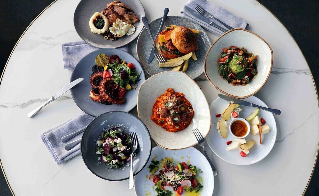 Nogal ofrece deliciosas opciones para disfrutar en casa, y también puedes disfrutar los Chiles en nogada de Arango vía app./Foto: Cortesía.