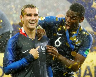 Griezmann y Pogba recuerdan a México en su festejo