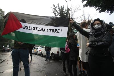 Jóvenes marchan en CDMX para exigir “alto al genocidio” en Palestina