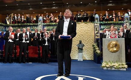 Kazuo Ishiguro recibe el Nobel de Literatura