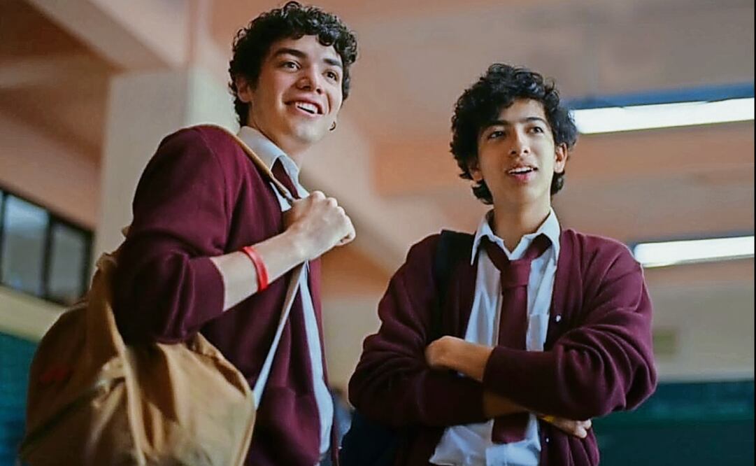 Dos amigos se unen para robar los exámenes. Foto: Alazraki Entertainment / Edge Films