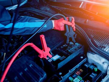 Cómo pasarle corriente a un auto