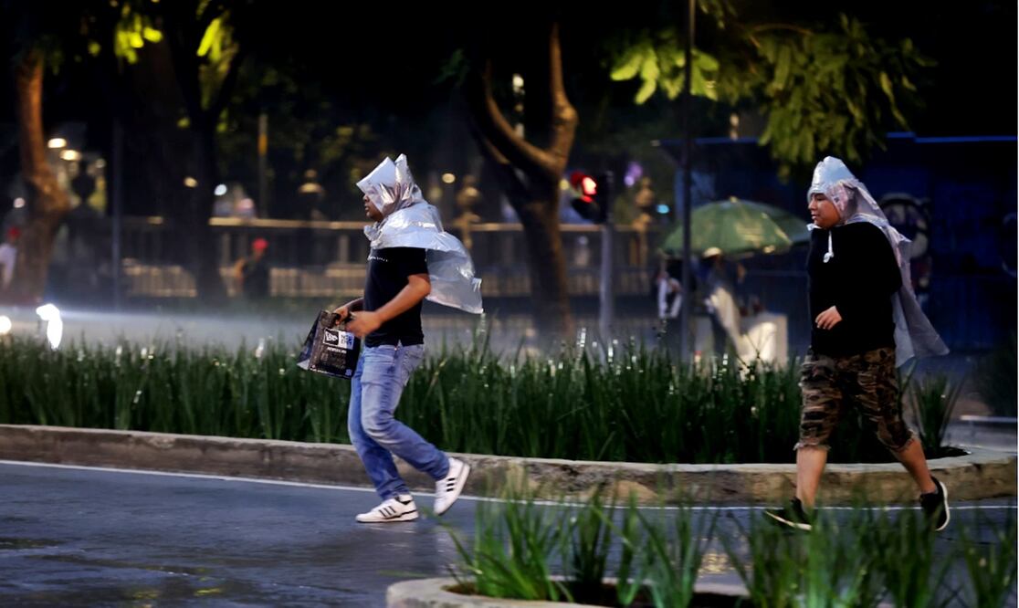 Se recomienda evitar transitar por caminos con encharcamientos o inundados este 18 de septiembre de 2024. Foto: Fernanda Rojas/EL UNIVERSAL