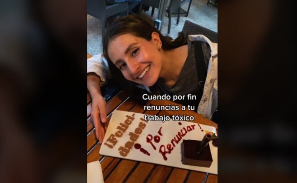 "¡Felicidades por renunciar!"; con pastel, joven festeja haber dejado su "trabajo tóxico"