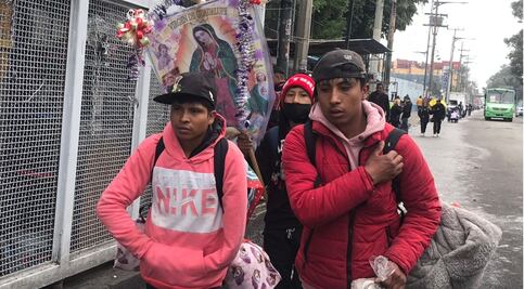 VIDEO: Lluvia y frío no detiene a peregrinos en su camino a la Basílica de Guadalupe