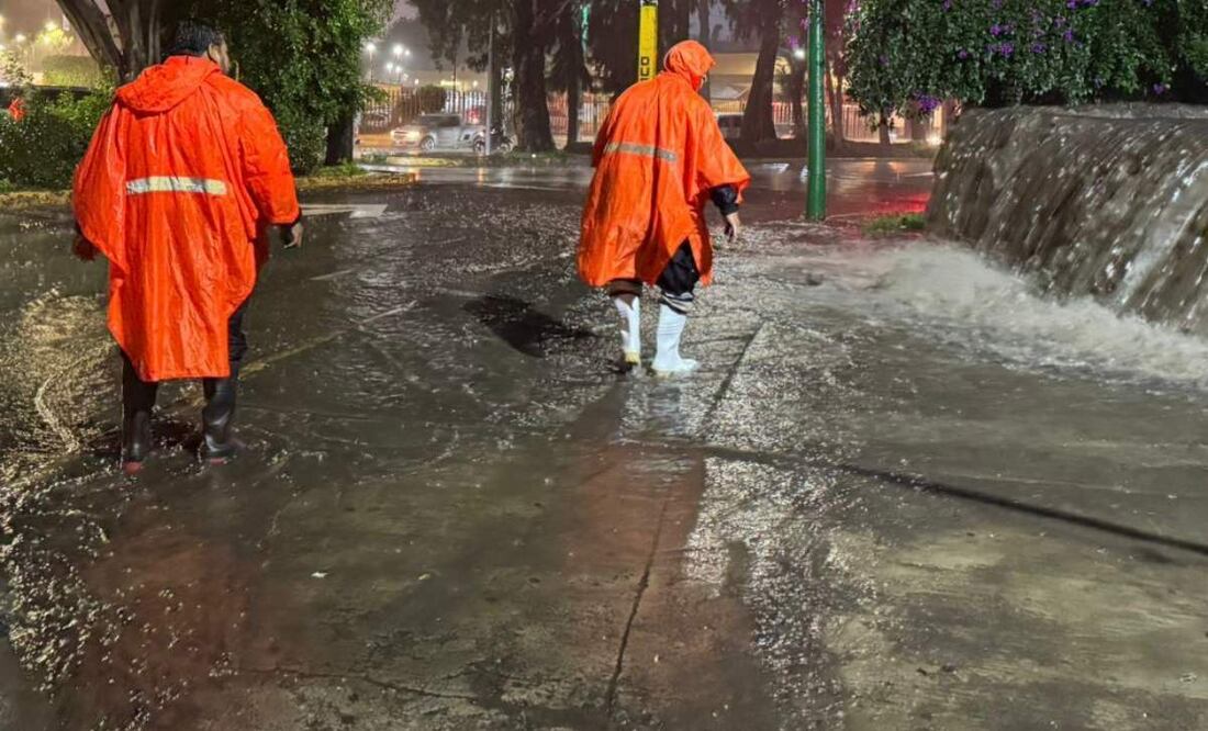 Se desborda el río San Buenaventura en Xochimilco; lluvias provocan encharcamientos y movilización de brigadas. Foto: Especial.