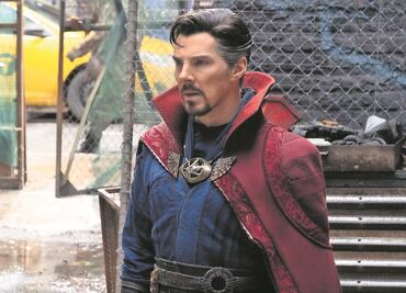 Benedict Cumberbatch se pone capa y deja etiquetas