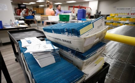 Trump cuestiona el voto por correo; acusa a demócratas de oponerse a controles de identidad