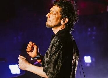 León Larregui adelantó el lanzamiento de "11 cometas", tema donde alza la voz contra el genocidio y el abuso de poder: "gusanos, parásitos sanguinarios"