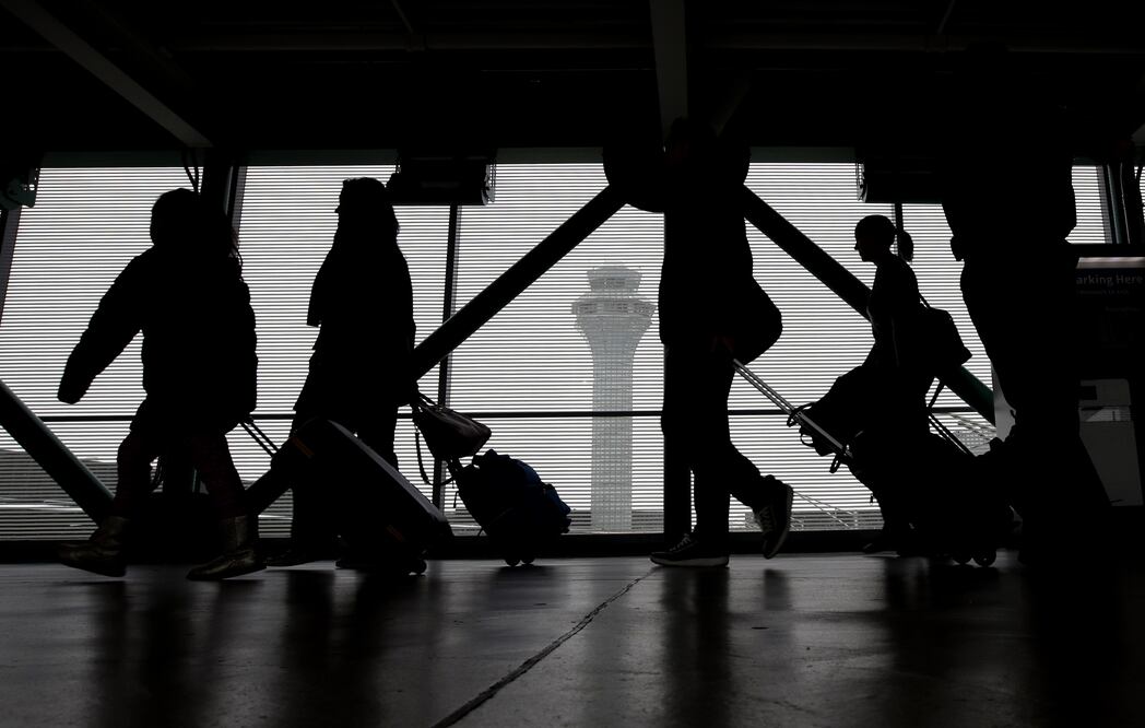 Pasajeros en el Aeropuerto Internacional O’Hare (AP)