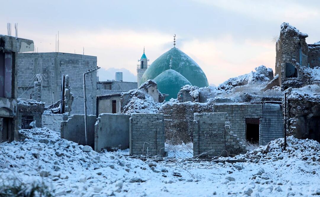 Las autoridades meteorológicas locales anunciaron que la nieve y las bajas temperaturas podrían continuar hasta este miércoles. Foto: Reuters