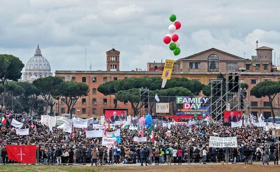 Marchan contra uniones gay en Roma