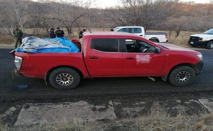 Hallan 12 cuerpos en camioneta abandonada en Huetamo, Michoacán