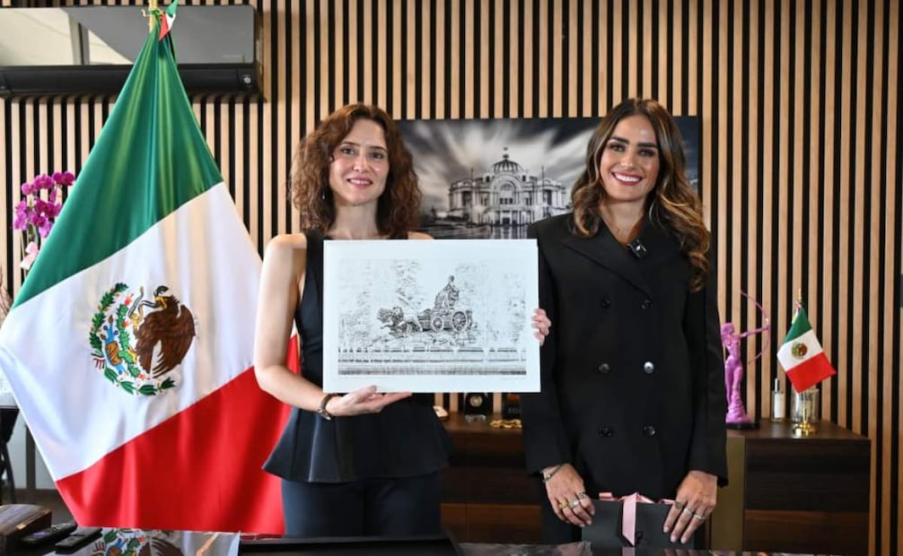 Alessandra Rojo recibe a Isabel Díaz, presidenta de la Comunidad de Madrid; firman Carta de Amistad.
Foto: Especial.