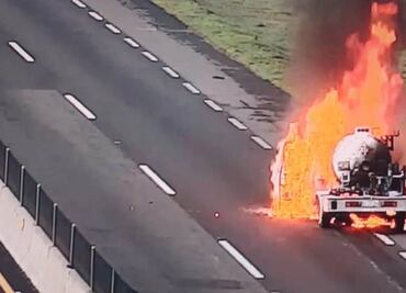 Se incendia pipa de gas LP cerca del Aeropuerto Internacional Felipe Ángeles