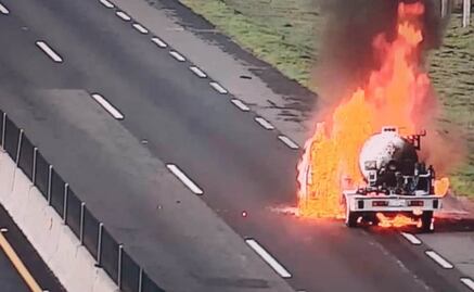 Se incendia pipa de gas LP cerca del Aeropuerto Internacional Felipe Ángeles