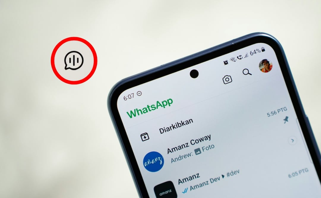 Usuarios de WhatsApp reportan la aparición de esta burbuja en los chats grupales. Foto. Especial