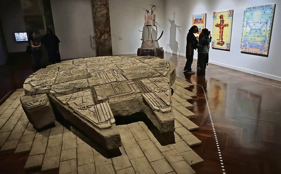 Con esculturas de adobe y un performance en video, el
artista rafa esparza participa en la exposición. Foto: Fernanda Rojas/EL UNIVERSAL