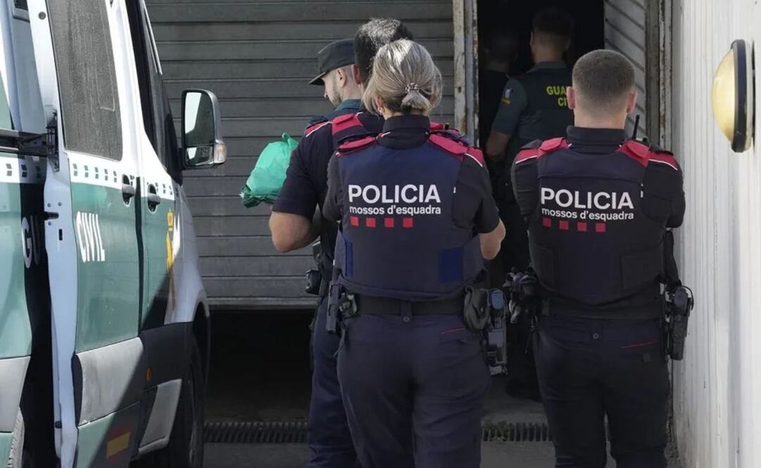 C.L.P., el líder del movimiento supremacista xenófobo 'Deport Them Now UE', a su llegada este mediodía al juzgado de guardia de Mataró (Barcelona). Foto: EFE 