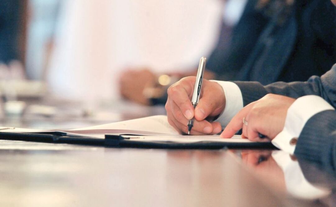 Las disposiciones impugnadas señalan que el notario público debe cerciorarse que los otorgantes de una escritura. Foto: archivo/ EL UNIVERSAL