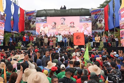 Maduro pide estar preparados para "partirle los dientes" a EU si "hiciera falta"