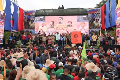 Maduro pide estar preparados para "partirle los dientes" a EU si "hiciera falta"