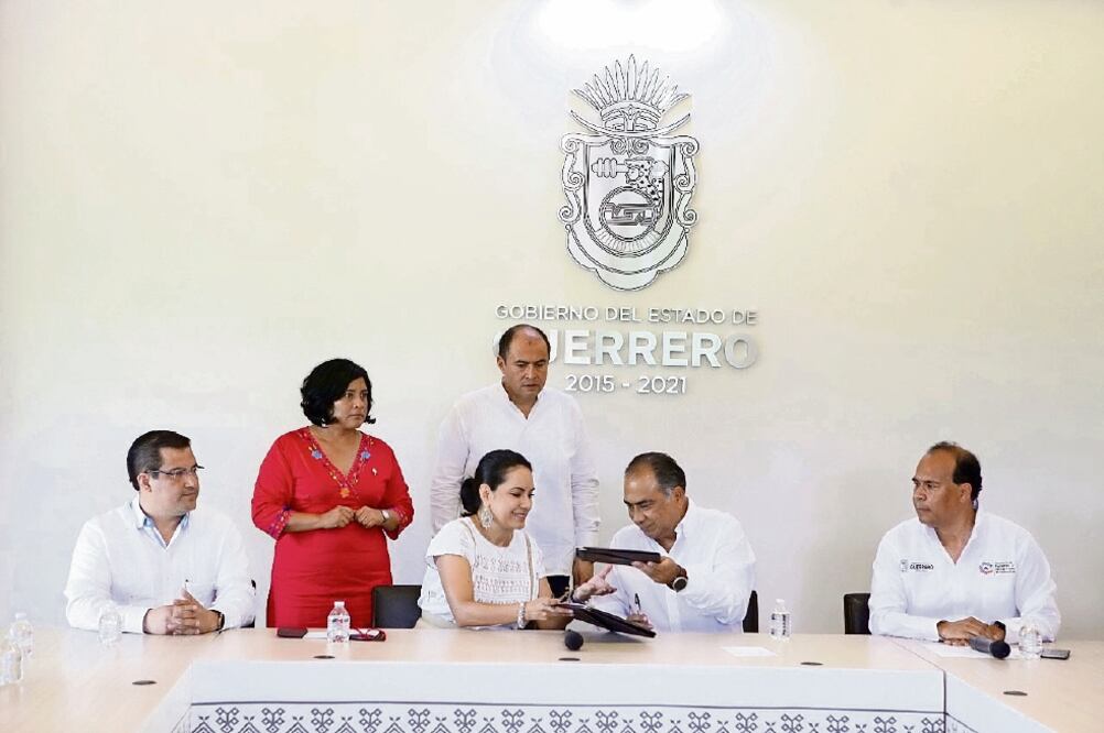 El gobernador Héctor Astudillo destacó el talento de los artesanos guerrerenses (ARCHIVO. EL UNIVERSAL)