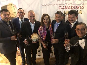 Entregan medallas a vinos mexicanos ganadores en concurso mundial