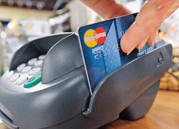 Desaceleración y fisco inhiben uso de tarjeta