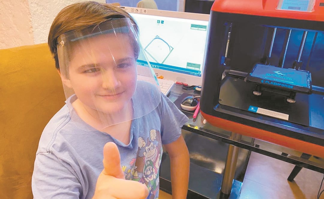 Desde que logró el diseño perfecto, Jorge trabaja día y noche, literalmente. Elabora 10 mascarillas al día, comienza a las 10 de la mañana y termina cerca de las dos de la madrugada. Fotos: Cortesía