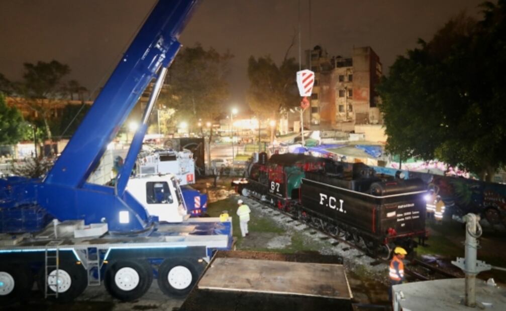 La locomotora "Petra" será trasladada al Zócalo capitalino hoy en la noche
