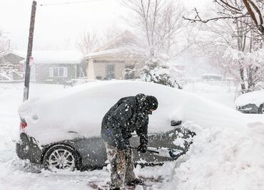 Tormenta de nieve golpea el oeste de EU