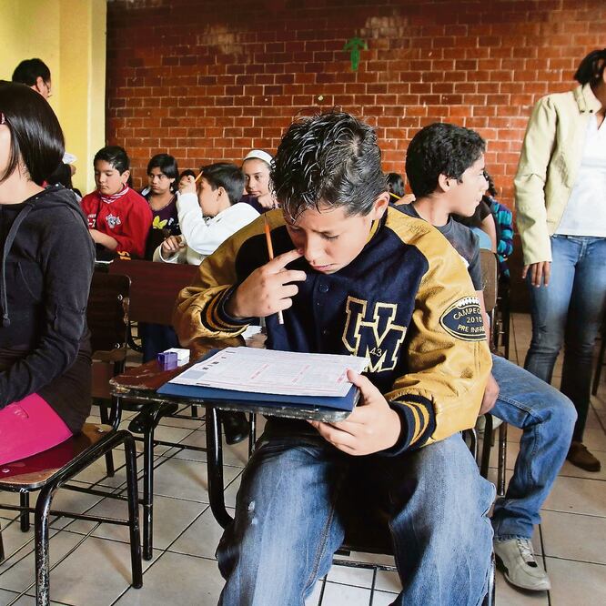 La SEP aplicará en todas las escuelas la prueba Planea de tercero de secundaria de 2019, incluida la muestra que le corresponde al INEE. ARCHIVO EL UNIVERSAL