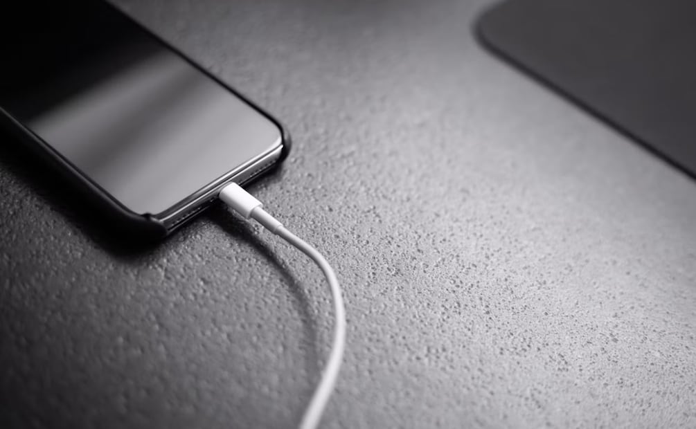 ¿Es malo usar el celular mientras está cargando? Imagen: Unsplash