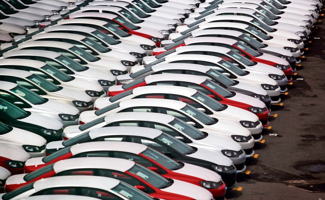 Aunque es poco probable un cambio significativo en los envíos de vehículos a EU, hay naciones que podrían ser opción, consideran analistas. Foto: Felix Marquez / AP