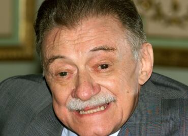 Amigo de Benedetti se opone a renombrar calle en honor al poeta