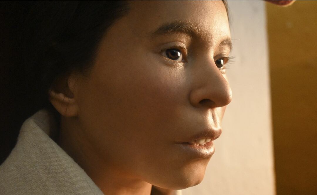 Reconstruyen la cara de una joven que fue encontrada momificada y congelada cerca de la cumbre del Monte Ampato en los Andes peruano, tras ser sacrificada en un ritual de hace más de 500 años. Foto: AP