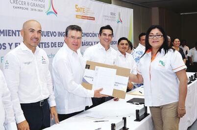 Otorgan a maestros apoyos para vivienda